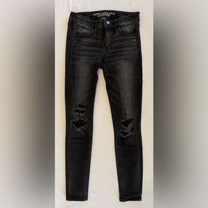 American Eagle Distressed Denim Jegging | Size 4 Regular